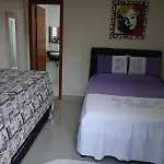 Sobrado 08 Com Duas Suites, Conf