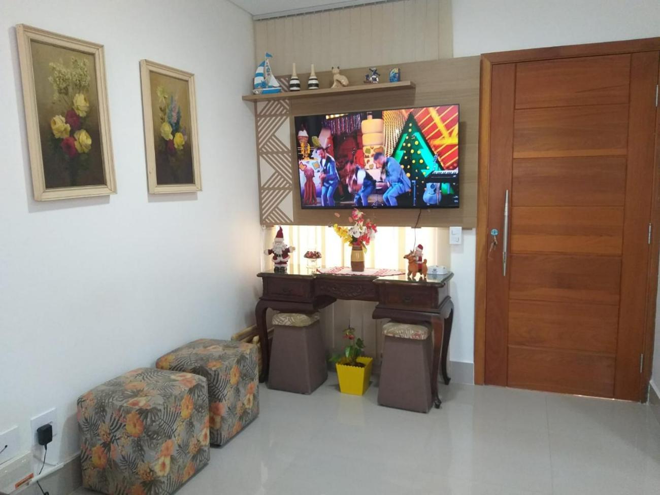 Sobrado 08 Com Duas Suites, Conf Casa de férias *